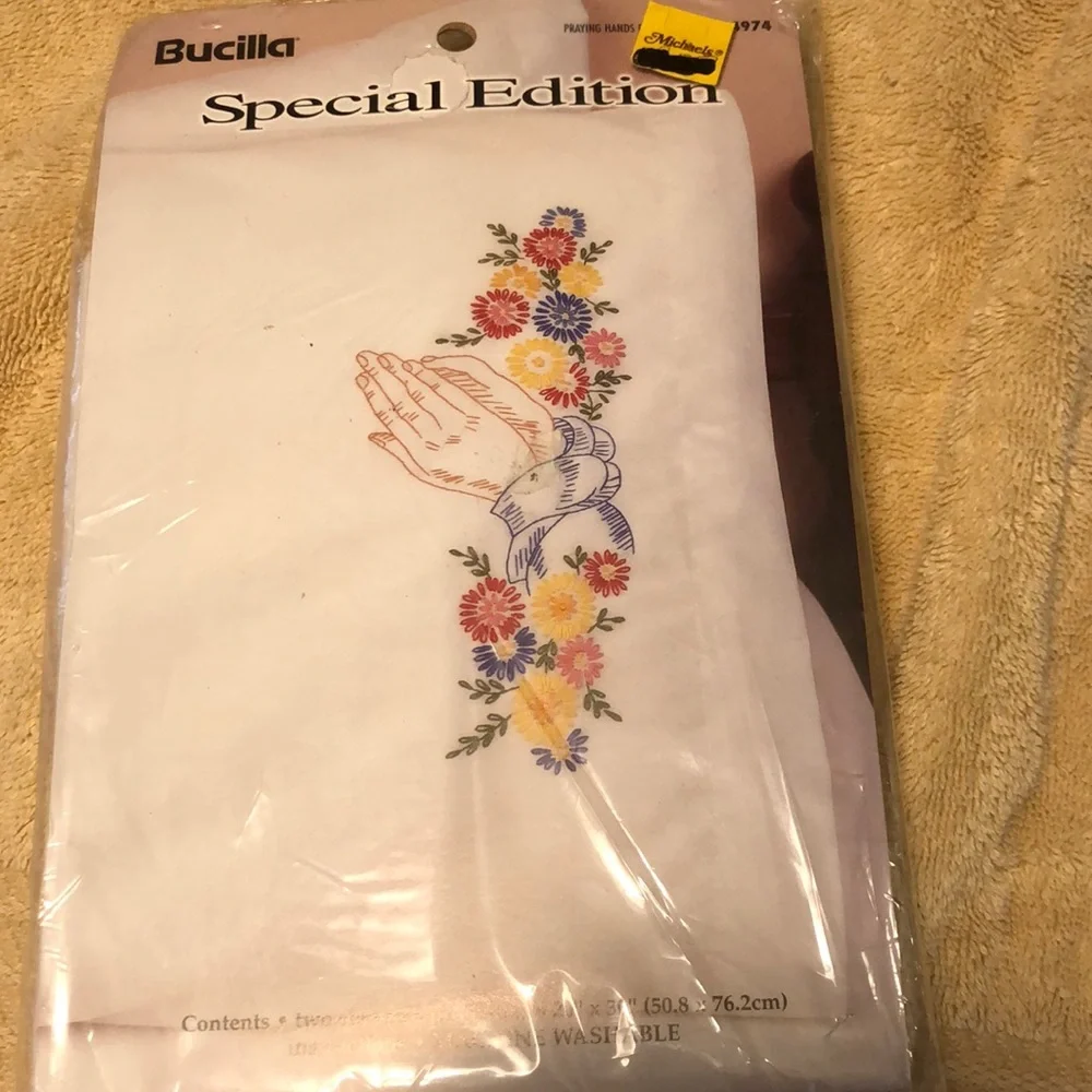 BUCILLA PRAYING HANDS PILLOWCASE PAIR 64974 STAMPED EMBROIDERY 20